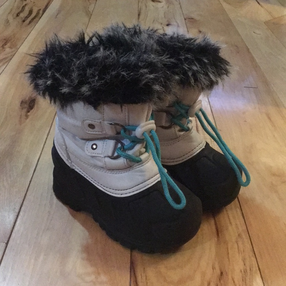 Little Girl’s or Boy’s Snow Boots